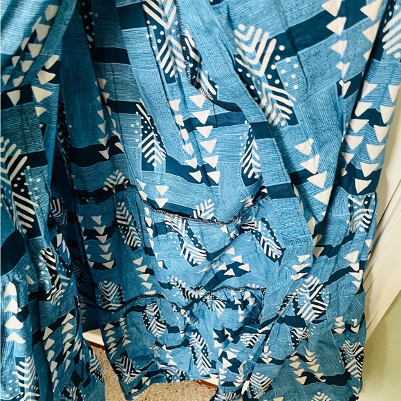 Blue Geometric Patterned Dress - Picture 3 of 8